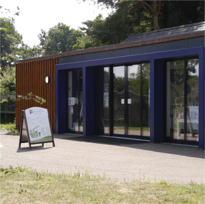 03. Gwella'r ganolfan ymwelwyr i wneud caffi mwy a mynedfa well